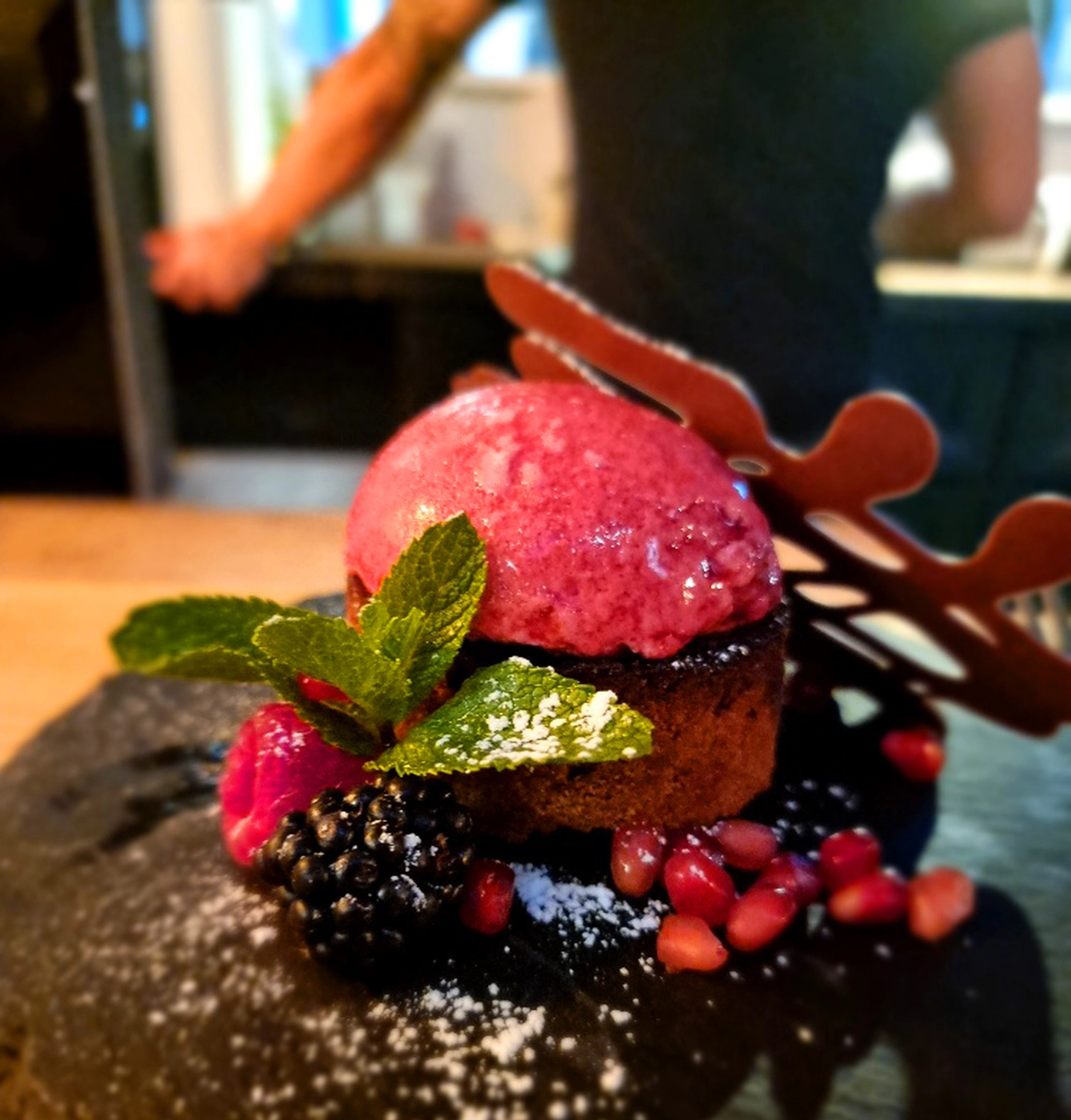 Taparazzi-Restaurant, Eisdessert mit Früchten